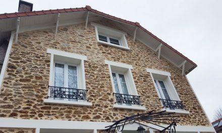 Rénovation des façades d’une maison 1930 en pierres Meulière