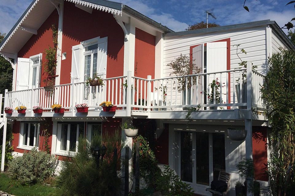 Rénovation des façades d’une demeure de villégiature 1920 sur l’île Sainte-Catherine à Créteil 94000