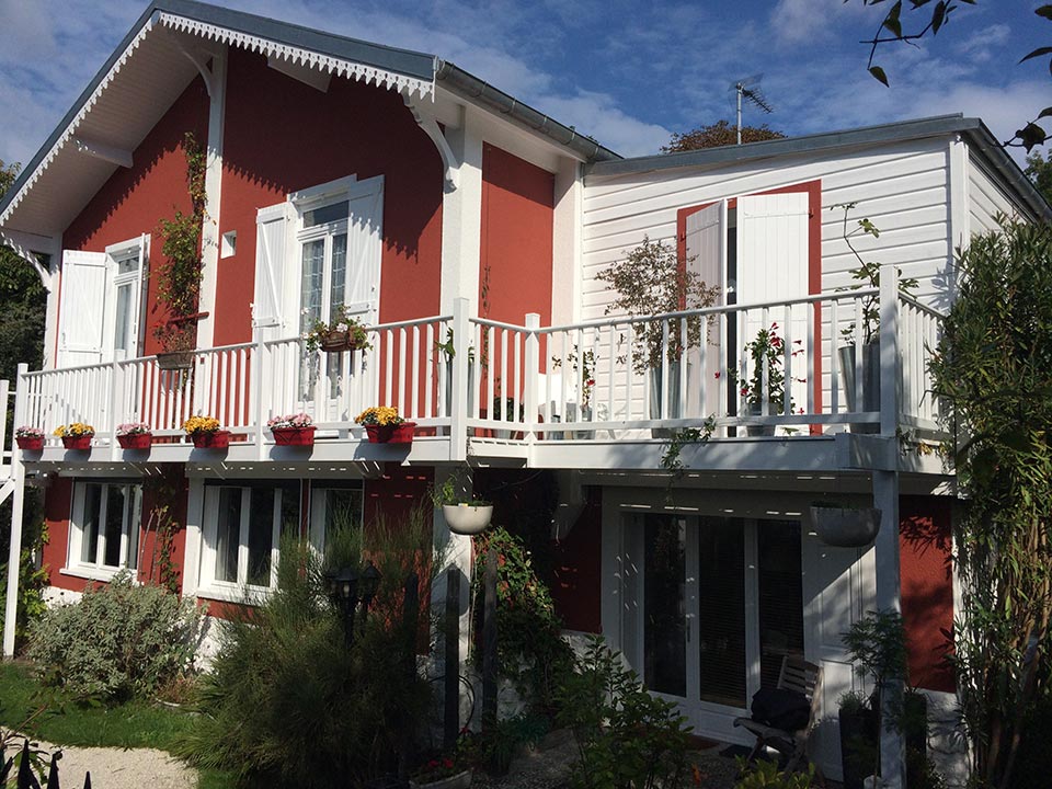 Rénovation des façades d'une demeure de villégiature 1920 sur l'île Sainte-Catherine à Créteil 94000